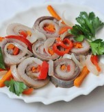 胡萝卜洋葱腌鲱鱼(喀尔巴阡菜式)