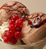情人节巧克力冰淇淋甜点