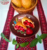 乌克兰pyrizhky（手馅饼）草莓